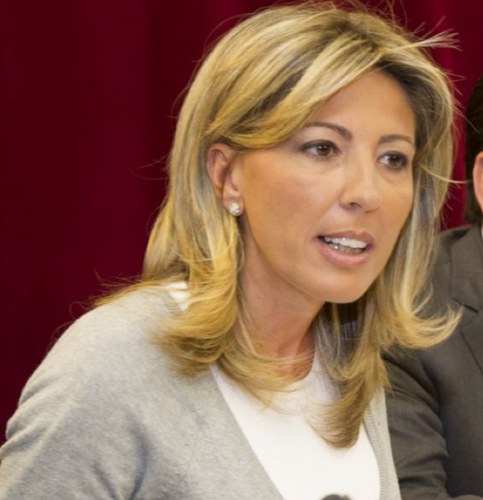 Licenciada en Periodismo/ Doctora en Comunicación política/ ex Vicepresidenta Diputación de Castellón 2011-2015 y ex concejal policía 2007-2015 en Burriana