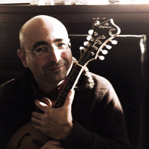 fabrikasını satan bilge.  mandolin.  http://t.co/PBHT0CaXzD