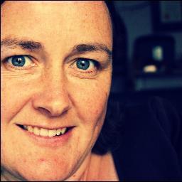 Married mum to 4. Coffee drinker, scrapbooker, blogger, photographer... busy
