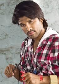 my favourite name girl is avanthika. i love movie pokiri.song-gala gala paruthunna.i love my family most.