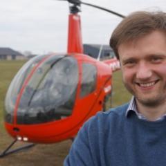 Informaticus, nerdy geek en nog vanalles. En sinds kort ook piloot in opleiding op R44 helikopter. Nen Van der Steichel in hart en nieren!