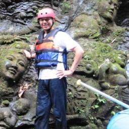 a scorpio boy who loved to traveling and discovering a new things and husband of Enggon Milondari