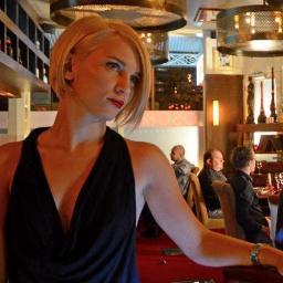 Osc&r on Rathdowne is an exclusive fine dining restaurant in Melbourne with a twist 
(03) 9662 9909