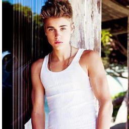 my life is JUSTIN BIEBER !!