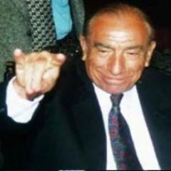 Hepiniz birer Türk Bayrağı'sınız. Bayrağı lekelemeyin, kirletmeyin yere düşürmeyin. B. A. TÜRKEŞ