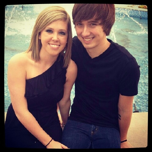 jordanraymason's profile picture. Sometimes I write notes that I have difficulty singing. - Elvis Costello