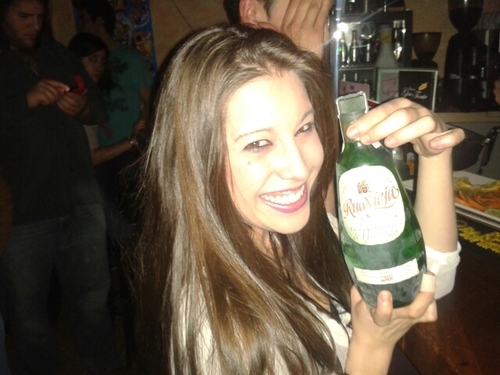 Riojana y catona!! Amante de soria y sus fiestas de san juan :))