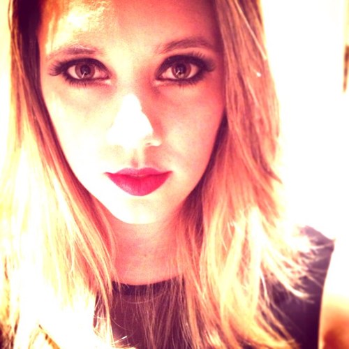 paulabezerrac's profile picture. Publicitária, apaixonada por Marketing e pelo grandioso mundo da Publicidade.