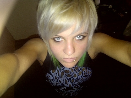 zenekii's profile picture. *...bleh...*