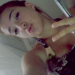 13 anos, leonina , ruiva e sei lá haha bj ;*