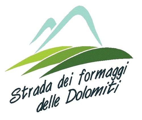 Valli di Fiemme, Fassa e Primiero: tre territori dalla vocazione casearia, incastonati fra le Dolomiti. Seguiteci per un vero e proprio viaggio nel gusto!