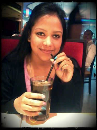 i love everything around... me. i believe in loving and living life fullest.. love my family and friends ..:-) 3