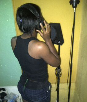 A lover of music (zj chrome n liquid to ma ears).... NIPPLZ march 1 @ the entrance (the party to be)