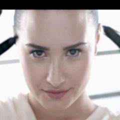 Fã Clube Administrado por Ana Clara Cotrim @keepcallmylove
Para Lovatics e Directioners
