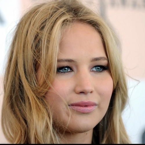 I'm Jennifer, best known for playing Katniss Everdeen in The Hunger Games. #StrandedRP {FL-RP-18+}