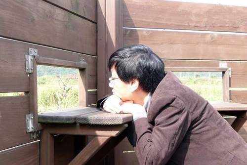 necoom's profile picture. 