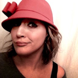 lizadelp's profile picture. Don't kill anyone today.