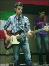 levita,produtor musical, baixista, ministro do evangelho,  a cada dia tentando se parecer com Cristo.