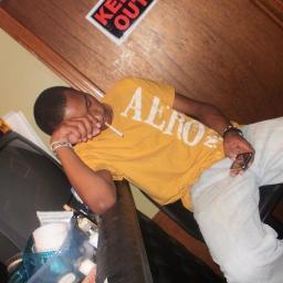 _thehandler's profile picture. IG: Time_flyz |	SC: omglolcolors