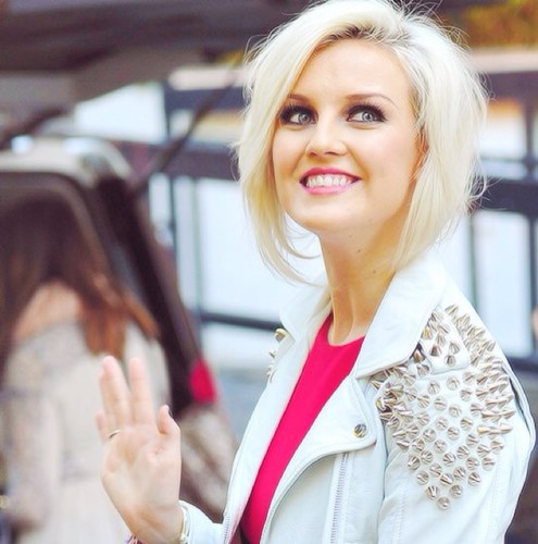She's my baby, my cupcake, my girl, my EVERYTHING! I'm here for ya! @LittleMixOffic -Perrie Since: 22/07/12 Own: @_karoolfuzetti @mothergoose2020 Follow (08.09)