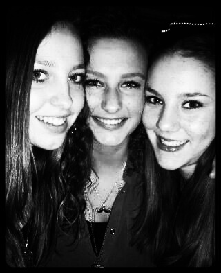 16 - the Netherlands - love Demi Lovato and love the Janoskians :)