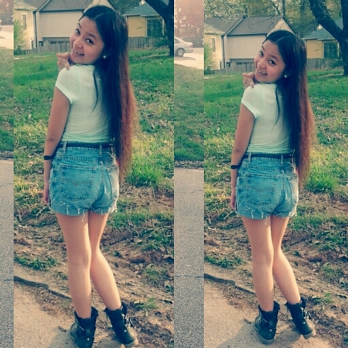 bright_sparkles's profile picture. new to this :)  im currrt , so you should follow * instagram - bright_sparkless