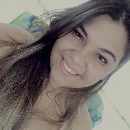O que é verdadeiro o tempo nao apaga, o que é verdadeiro, o destino nao leva, o que é verdadeiro as lembranças não voam, o que é verdadeiro vem pra permanecer,