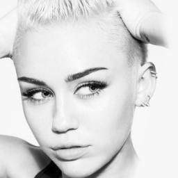 Miley makes me smile❤❤❤