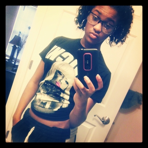 [I follow bac] - I'm chill and I'm gud person 2 b around {ain bout to judge u,dnt judge mii} =))