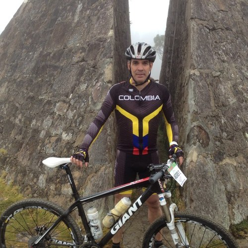 Ortopeda Traumatòlogo aficionado por el enduro y la Mountain Bike 🇩🇴🇪🇸
