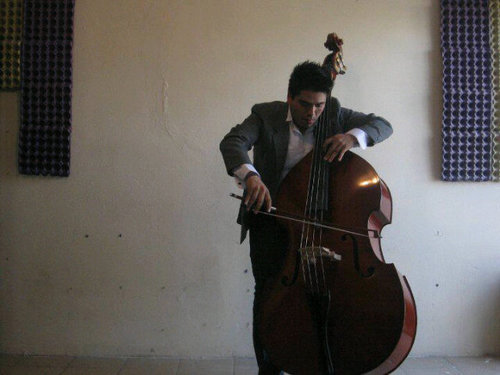 Isai_pz's profile picture. Licenciado en Música, contrabajista egresado de  UACJ. Promotor cultural, instructor de guitarra, coros y violines en Casa de las Artes de Piedras Negras Coah.