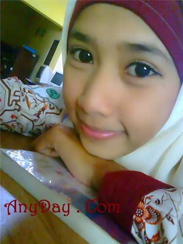 saya anytha ! mw kenal saya.. ea ini nama saya anytha. . hehehehe :)