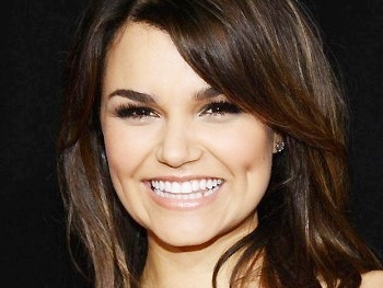 Loving that 22 year old from the Isle Of Man.  Also, PLL, Graceland, The Fosters, and Twisted3
                         #SproutLove