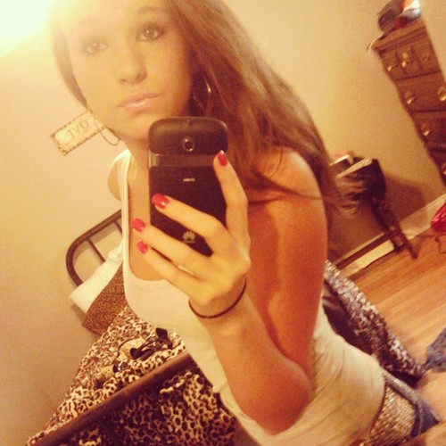 _lnzzz's profile picture. Mind like diamonds, laugh like god