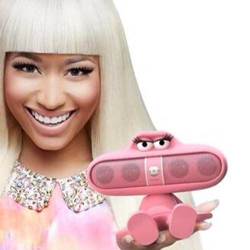 @NICKIMINAJ follows me! 😁