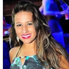 ‎'Enquanto a vida vai e vem, você procura achar alguém que um dia possa lhe dizer: Quero ficar só com você.'