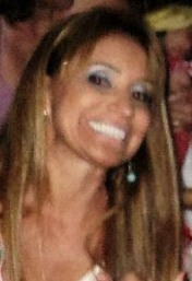 Amo esporte, biking... leitura, música e dança... duas filhas e um netinho lindooooo... English Teacher.
