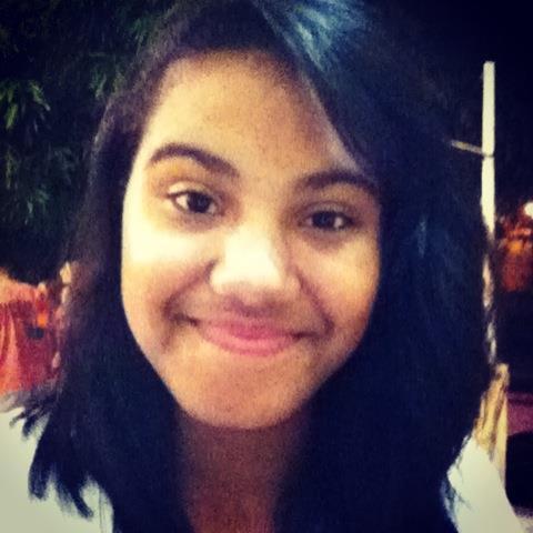 Amo futebol, pizza e praia. sou ignorante mesmo, grito atoa mesmo, sou chorona também. O que eu quero ? Paz, amor e positividade (y'