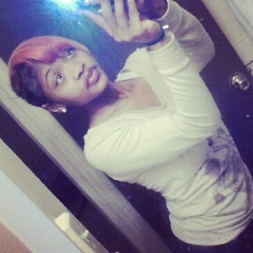 Follow me i follow back , & follow my girlfriend @_DejaaaaJay