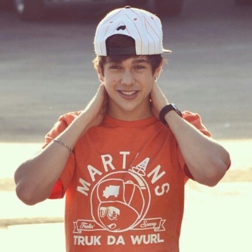 Met Austin Mahone August 25th 2012, He followed me 2/4/13 | HUGE Mahomie ^.^ | belieber for lifeee § ♥ | Jasminator | Beadle Babeee.