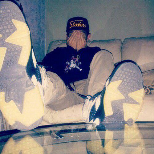 That girl got booty c: aha hmmmm I'm down for pizza , care to come because you know mi gustas  :) Basketball Player | Blessed | Single