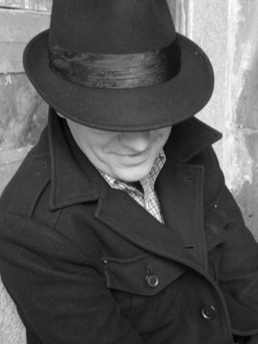 Gentleman, scholar (sort of), lover of books, technology and many things vintage