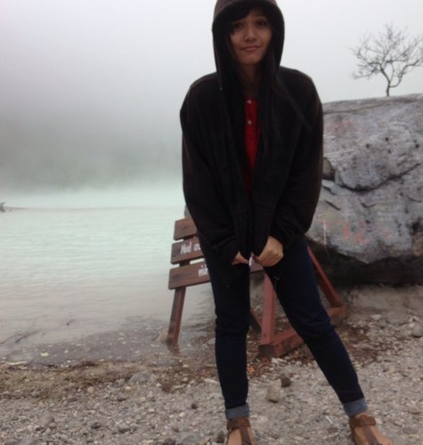 Bio: Pemilik #katanya. Nelayan yg selalu menjala kebaikan, pelayan yg selalu mencari berkat dalam setiap kesulitan & murid yg selalu belajar dgn rendah hati . ~