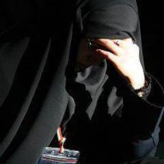 ‏‏‏مهتاب زیر سیلی شب بود و آفتاب
حتی دو دست باز برای کمک نداشت   یا حسین