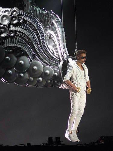 @justinbieber, mon souffle, ma raison de vivre, mon idol, je t'aime fort. #Beliebersforever. Sinon je m'appelle Tiffany, j'aime les croissants.
