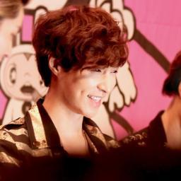 จางอี้ชิง เมนแดนซ์ EXO - M กระต่ายน้อยตัวเล็ก(?) สนใจเลี้ยงมั้ยฮะ?^___^ [04.11.13]