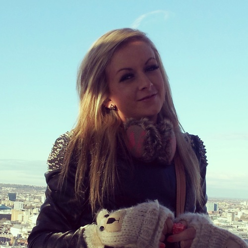 KatieBrenneis22's profile picture. dont waste ur time counting the stars because you will lose the moon and not realise