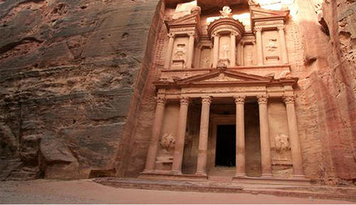 On October 12th 2013 myself and a friend are trekking across the Jordanian desert to raise money for Macmillan Cancer Support: http://t.co/k99P2OWjnp