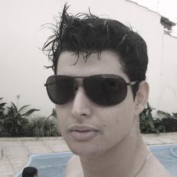 Jornalero, estudero, rockero, filmero, livrero, motoquero, baguncero, chocolatero, curiozero e multifacetero
