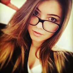 Um conselho pra voce, nao de bola pra torcida, vai correndo, vai buscar o qe voce mais quer na vida, sem olhar pra tras, pois seu destino ¿ voce quem faz ;; (: